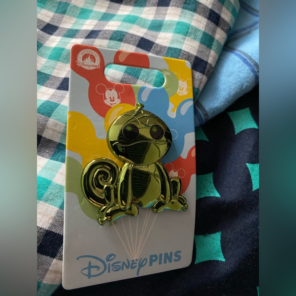 2025 Disney Parks Pascal Rapunzel Tangled Green Mirror Balloon OE Pin BN…